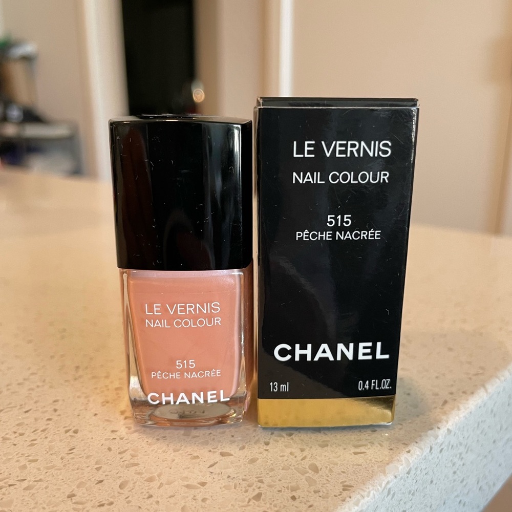 Chanel Le Vernis Nail Polish-PECHE NACREE